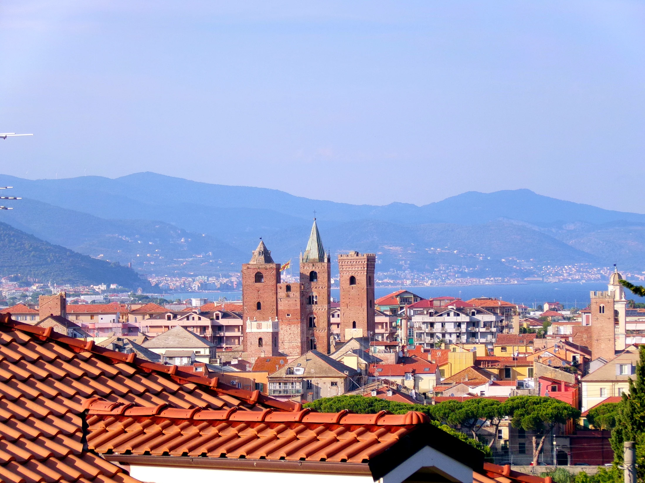 Albenga : que voir entre centre historique, tours et mer