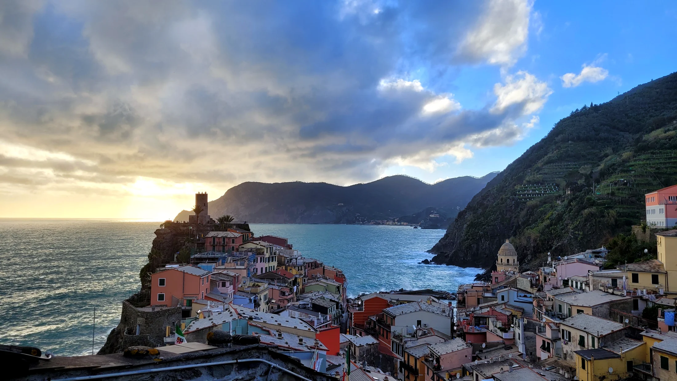 Cinque Terre in treno: come visitare i cinque borghi senza auto